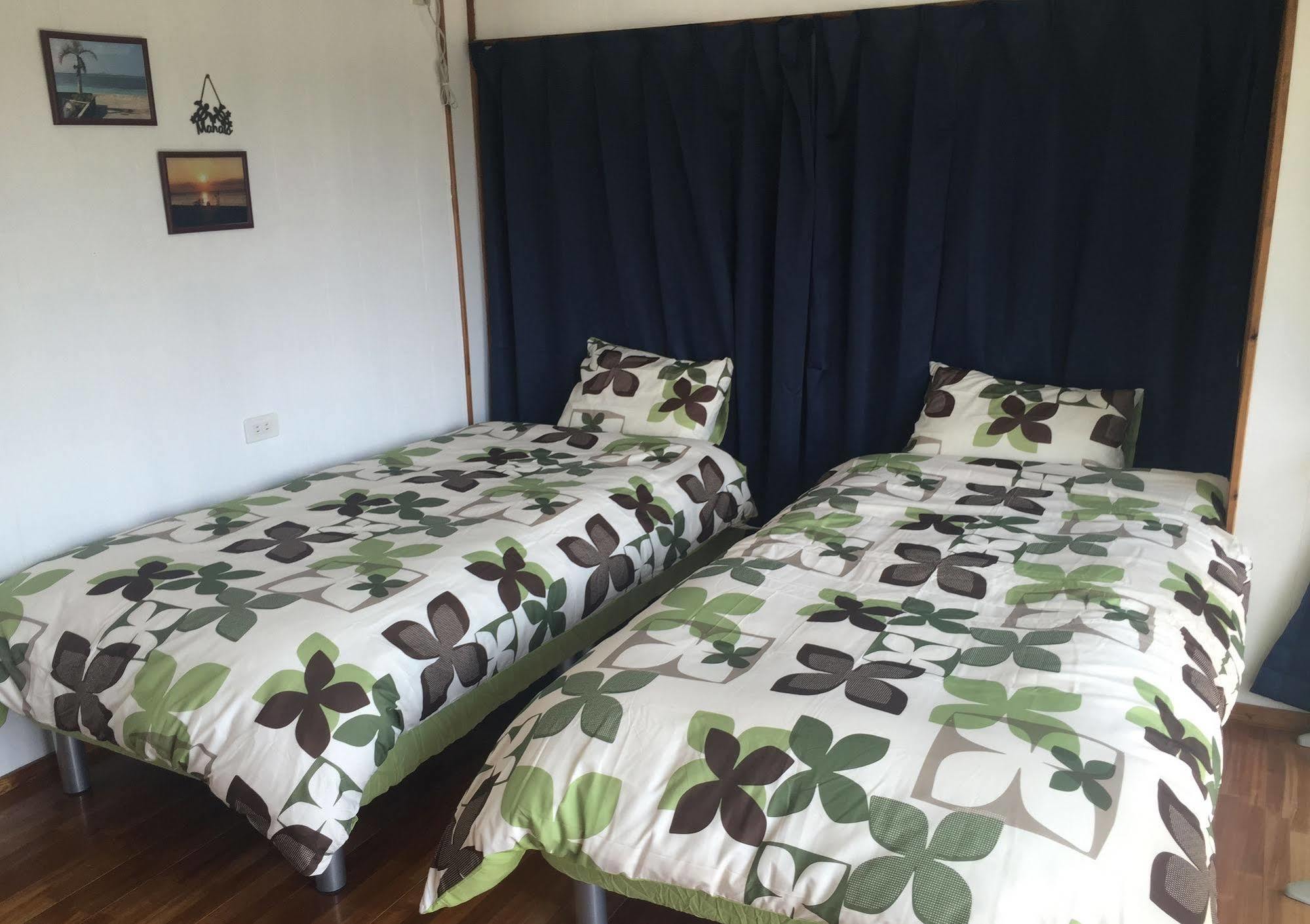 Guesthouse Seagull Village Мотобу Екстер'єр фото