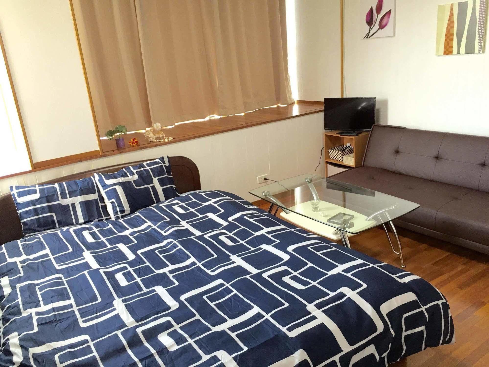 Guesthouse Seagull Village Мотобу Екстер'єр фото