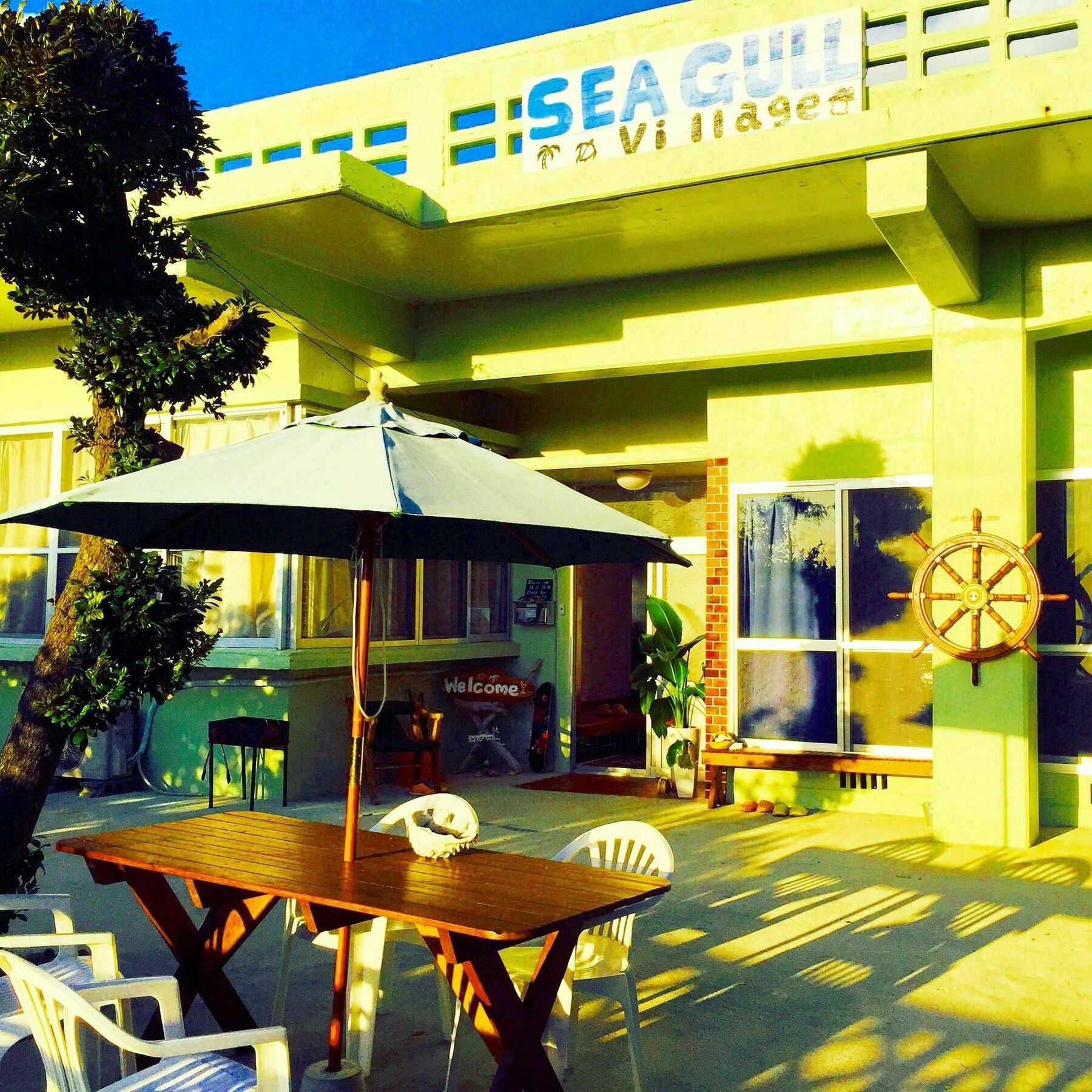 Guesthouse Seagull Village Мотобу Екстер'єр фото